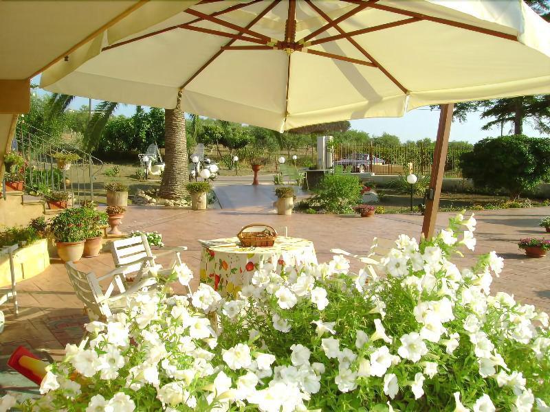 Villa Dei Giardini San Leone Bagian luar foto